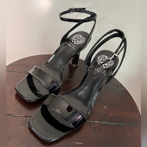 VINCE CAMUTO SANDALS - Picture 13 of 13